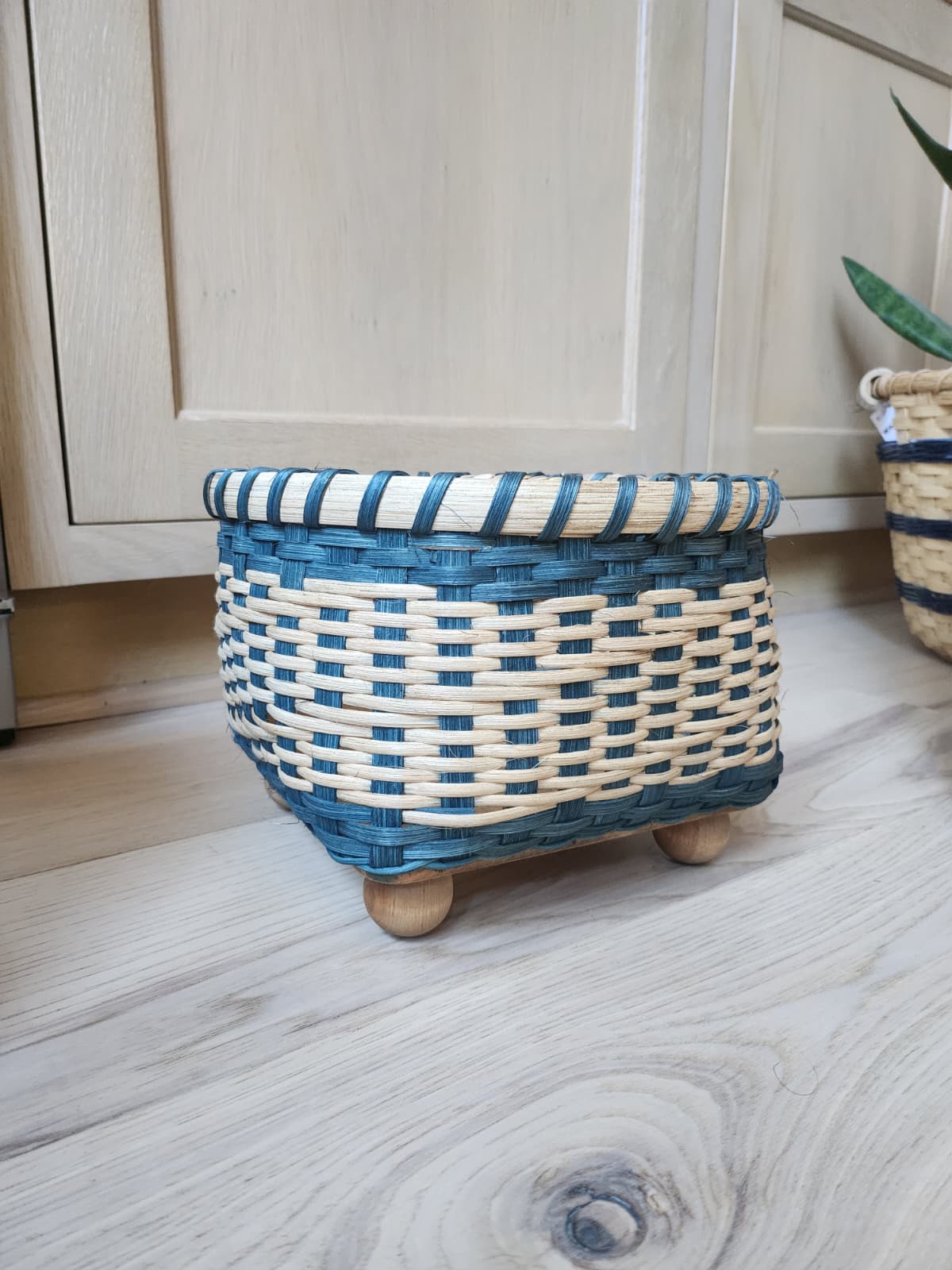 Medium Basket with Base
