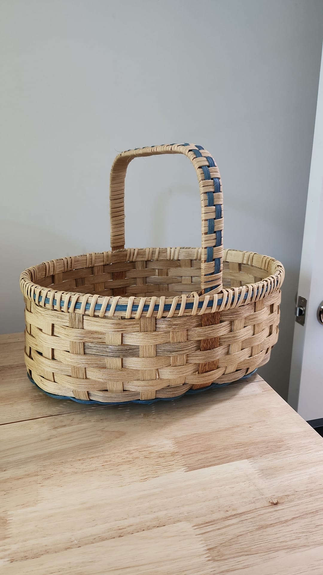 Handle Basket with Braided Rim